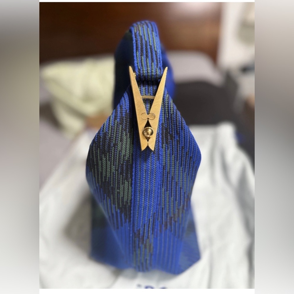 Burberry Medium Duffle Bag Handbag Knit knight color authentic luxe blue gold - Picture 10 of 16